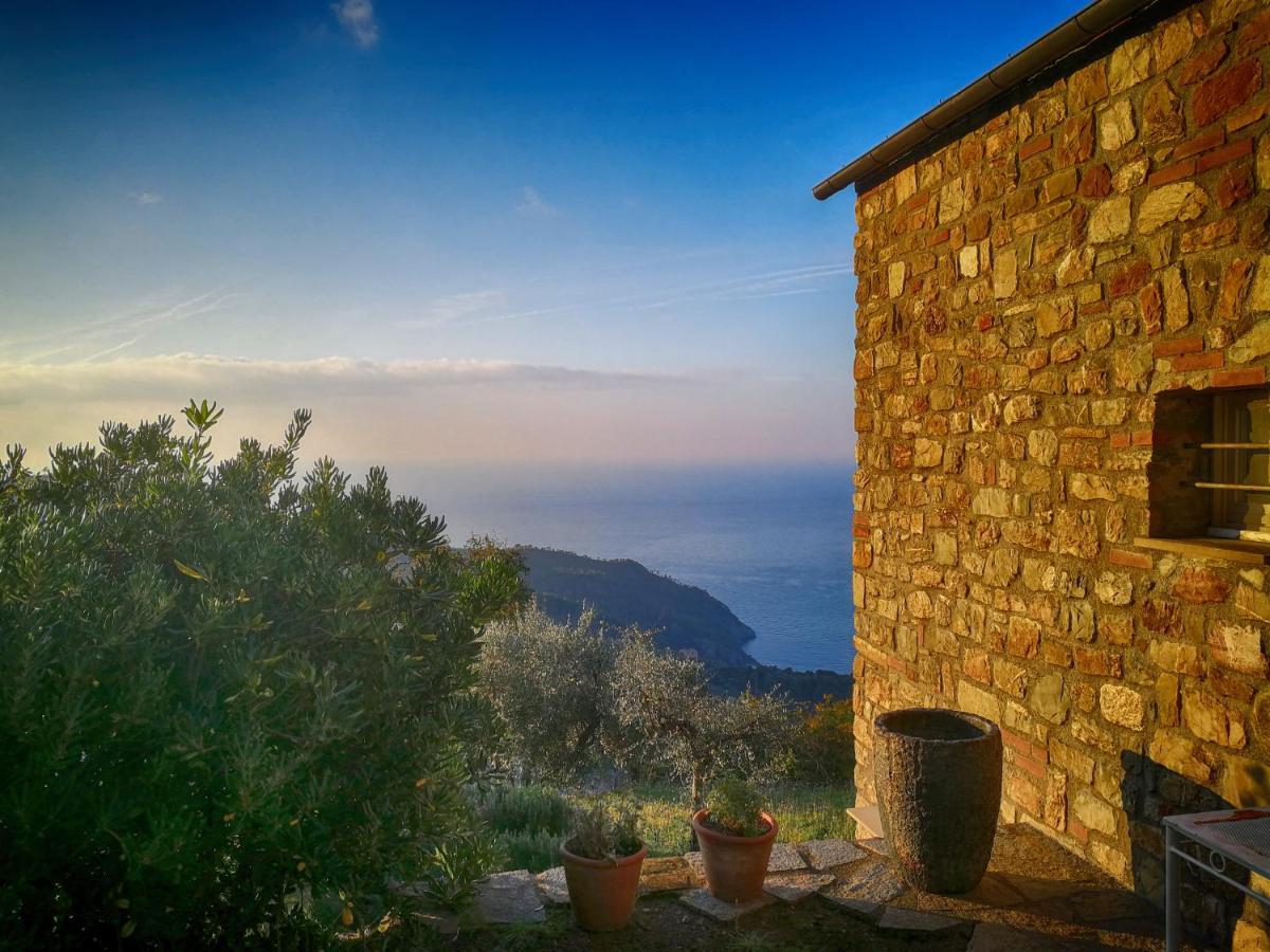 Cottage La Torre Del Pittore Bonassola Exterior photo